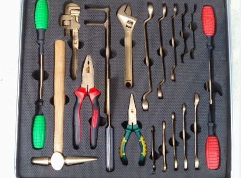 點(diǎn)擊查看詳細(xì)信息<br>標(biāo)題：無(wú)火花工具組 閱讀次數(shù)：5751