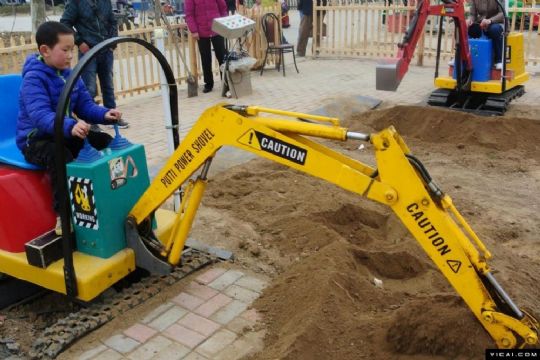 點(diǎn)擊查看詳細(xì)信息<br>標(biāo)題：WCS-360型兒童挖掘機(jī) 閱讀次數(shù)：2179